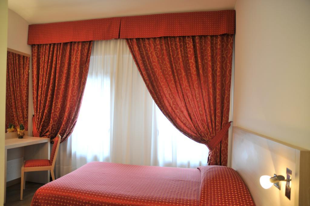 Hotel 5 Colonne มีราโน ภายนอก รูปภาพ